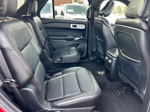 Certified 2020 Ford Explorer Limited w/ Class III Trailer Tow Package image 24