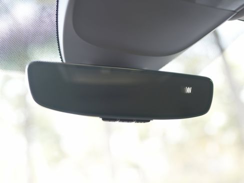 Used 2023 Volkswagen Taos SE image 28