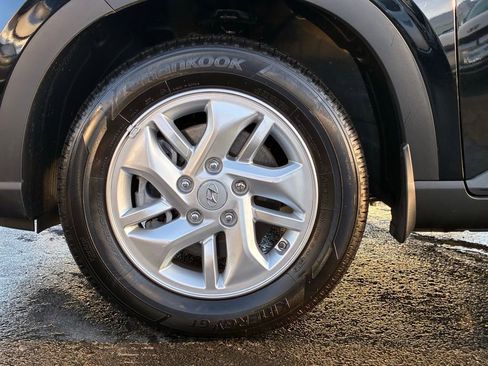 Used 2025 Hyundai Venue SE image 48