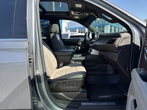 Used 2022 GMC Yukon SLT w/ SLT Premium Package AWD/4WD image 35