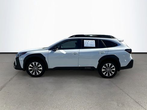 Used 2023 Subaru Outback Limited image 4