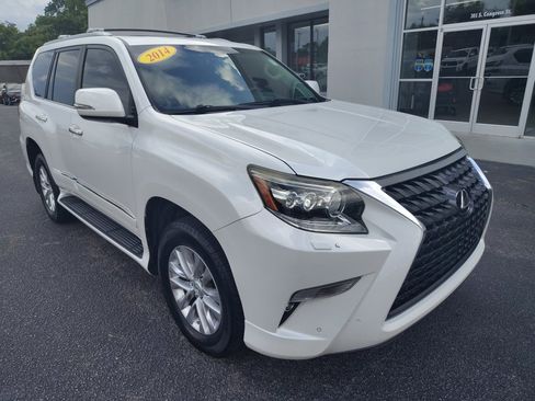 Used 2014 Lexus GX 460 image 2