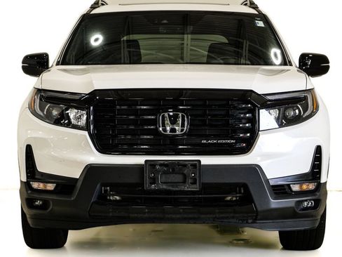 Used 2025 Honda Passport Black Edition image 2
