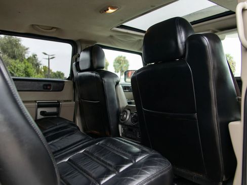Used 2003 HUMMER H2 w/ Preferred Equipment Group AWD/4WD image 28