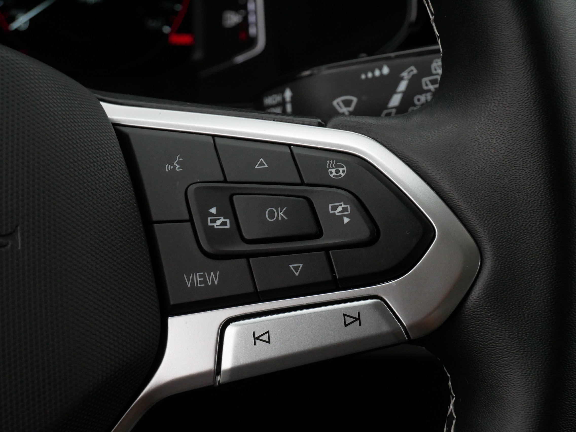 Certified 2023 Volkswagen Taos SEL AWD/4WD image 25