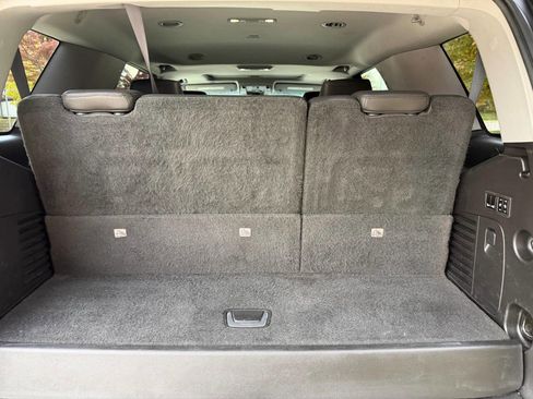 Used 2015 Cadillac Escalade Luxury image 29