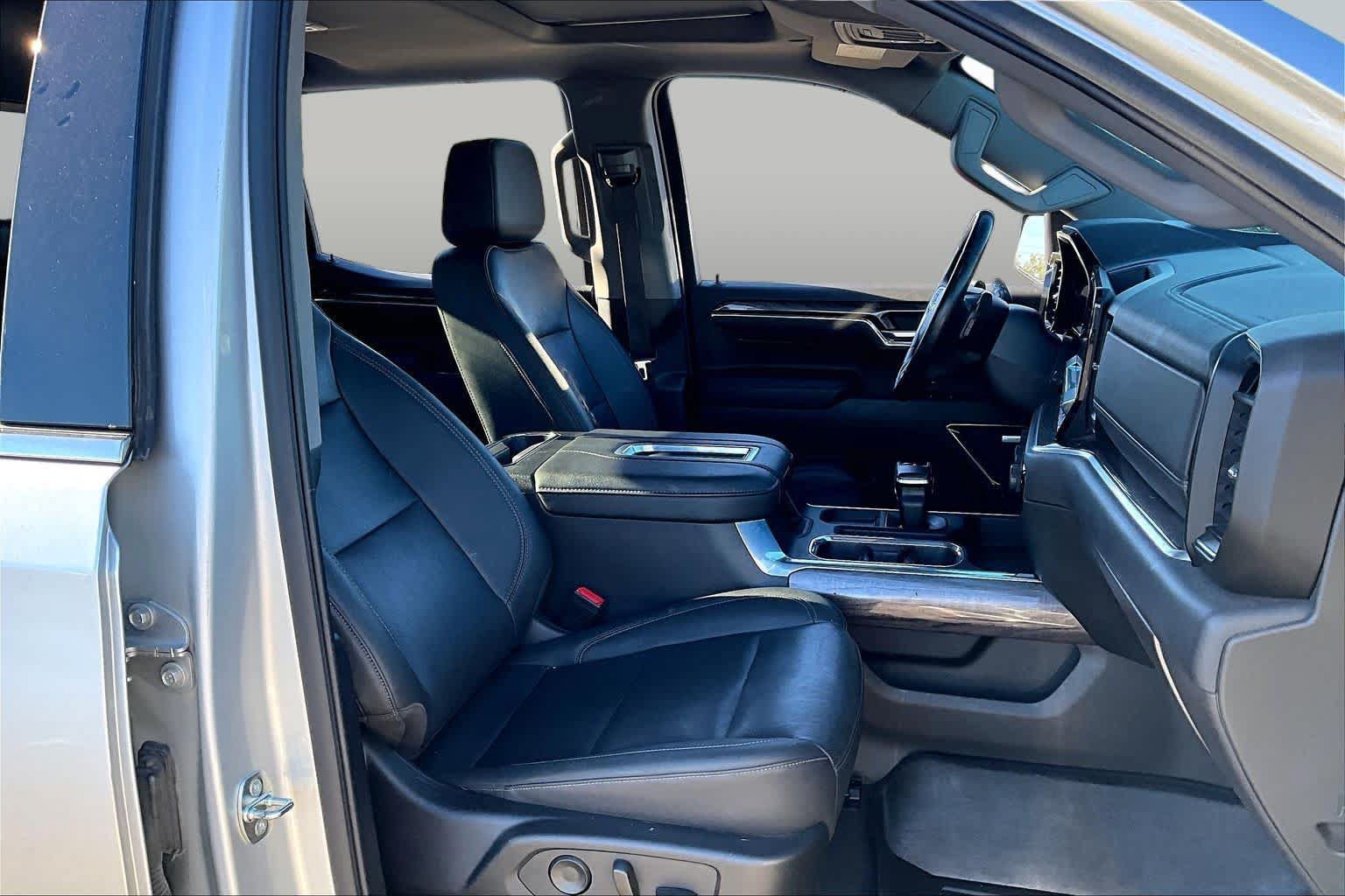 Used 2022 Chevrolet Silverado 1500 LTZ AWD/4WD image 8