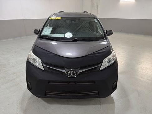 Used 2019 Toyota Sienna XLE w/ XLE Navigation Package AWD/4WD image 3