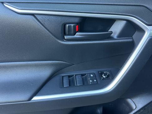 Used 2020 Toyota RAV4 LE w/ All Weather Liner Package AWD/4WD image 12