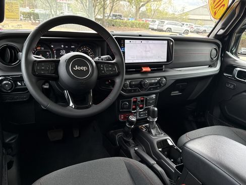 Used 2024 Jeep Wrangler Unlimited Rubicon image 22