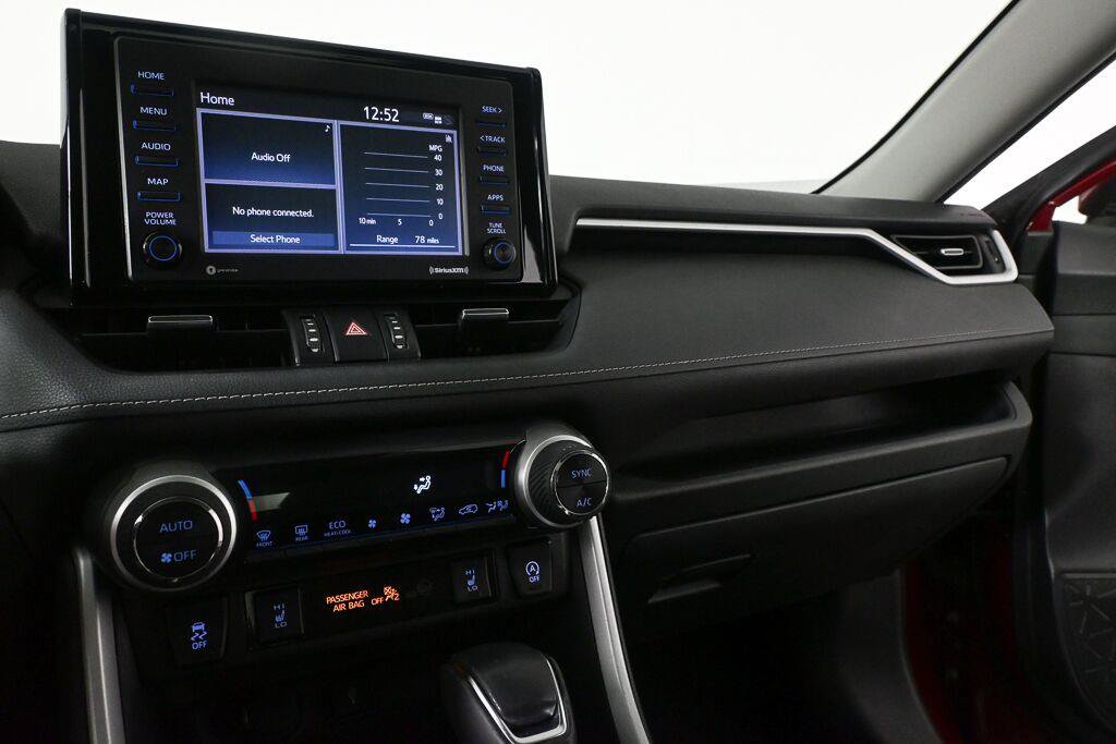 Used 2020 Toyota RAV4 XLE Premium FWD image 14