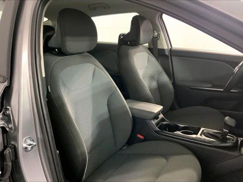 Used 2025 Kia K4 FWD image 7