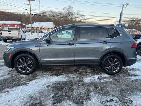 Certified 2022 Volkswagen Tiguan SE image 8