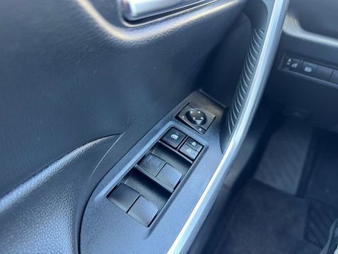 Used 2020 Toyota RAV4 XLE w/ Convenience Package AWD/4WD image 12
