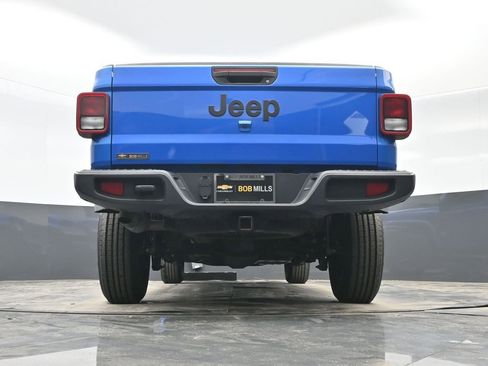 Used 2021 Jeep Gladiator Sport image 37