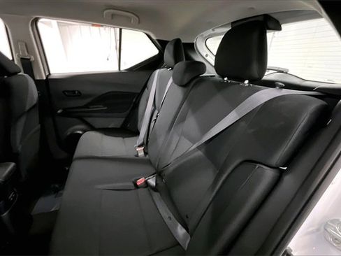 New 2025 Nissan Kicks Play S image 10