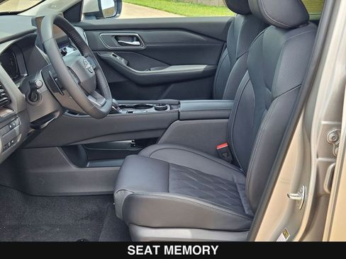New 2026 Nissan Rogue Platinum AWD/4WD image 11