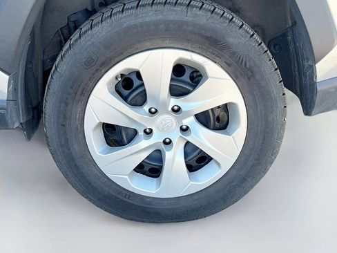 Used 2023 Toyota RAV4 LE AWD/4WD image 30