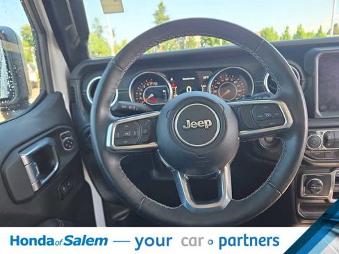 Used 2022 Jeep Wrangler Unlimited Sahara w/ LED Lighting Group AWD/4WD image 14