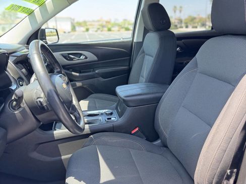 Used 2018 Chevrolet Traverse LT FWD image 15