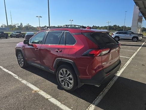 Used 2023 Toyota RAV4 XLE Premium image 3