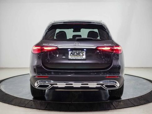 Certified 2025 Mercedes-Benz GLC 300 4MATIC image 9