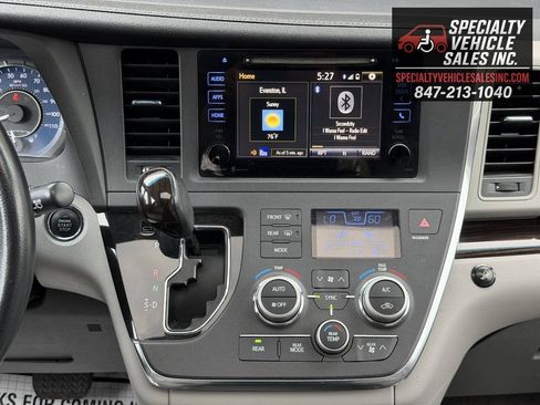 Used 2015 Toyota Sienna XLE FWD image 35