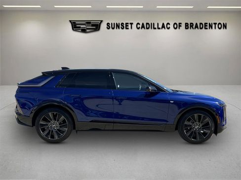 New 2025 Cadillac Lyriq Sport image 8