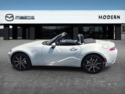 New 2026 MAZDA MX-5 Miata Grand Touring RWD image 37