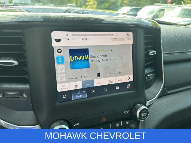 Used 2022 RAM 1500 Laramie w/ Sport Appearance Package AWD/4WD image 13