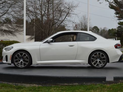 Used 2023 BMW 230i Coupe w/ Premium Package image 8