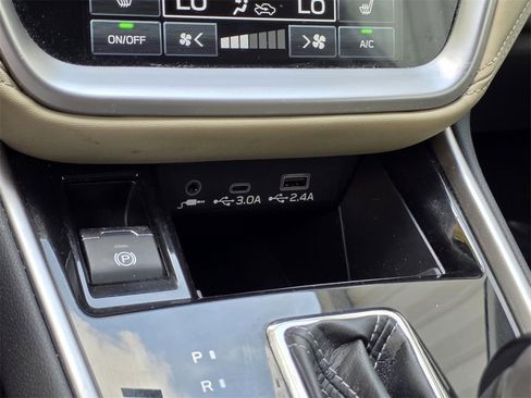 Used 2023 Subaru Outback Limited image 25
