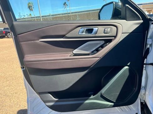 New 2026 Ford Explorer Platinum image 16