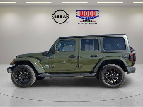 Used 2022 Jeep Wrangler Unlimited Sahara w/ Cold Weather Group AWD/4WD image 5