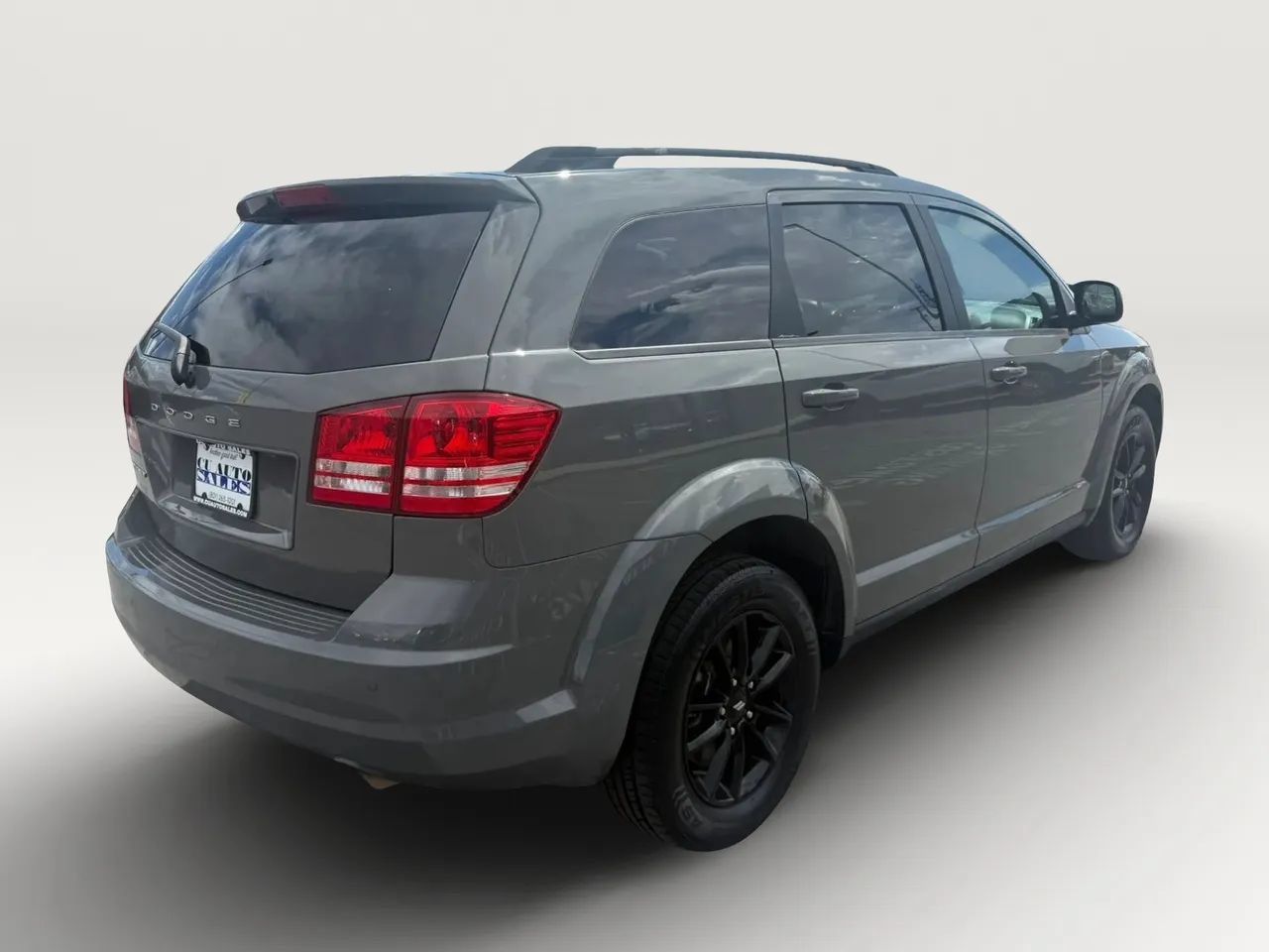 Used 2020 Dodge Journey SE w/ Blacktop Package FWD image 3