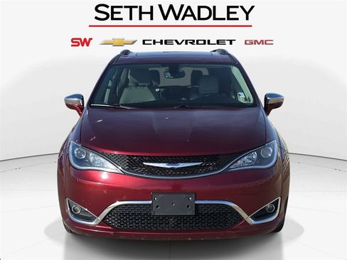 Used 2020 Chrysler Pacifica Limited image 2
