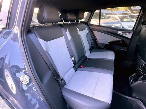 Used 2023 Volkswagen ID.4 Pro image 19