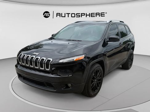 Used 2015 Jeep Cherokee Latitude w/ Comfort/Convenience Group FWD image 3