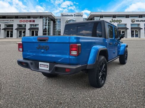 Certified 2025 Jeep Gladiator Sport AWD/4WD image 8