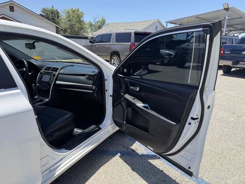 Used 2017 Toyota Camry SE FWD image 32