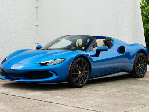 Used 2023 Ferrari 296 GTS RWD image 2