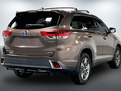 Used 2017 Toyota Highlander Limited Platinum AWD/4WD image 8