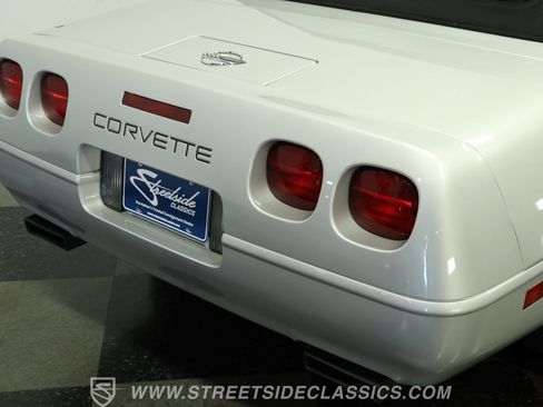 Used 1996 Chevrolet Corvette Convertible RWD image 25