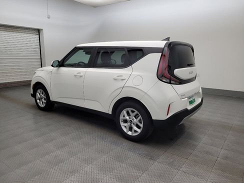 Used 2025 Kia Soul LX image 3
