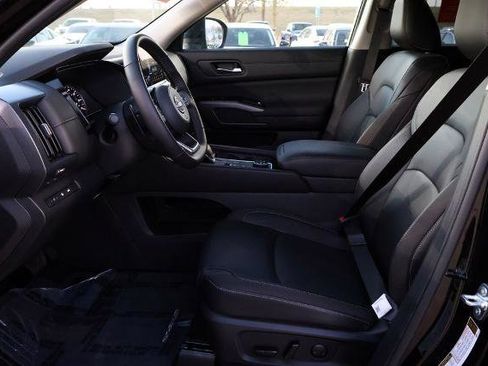 Certified 2025 Nissan Pathfinder SL image 20