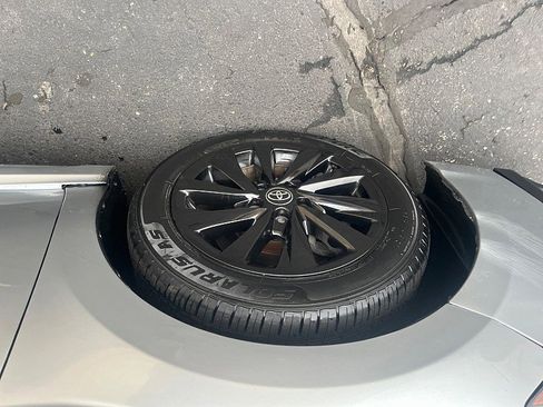 Used 2021 Toyota Camry SE image 29