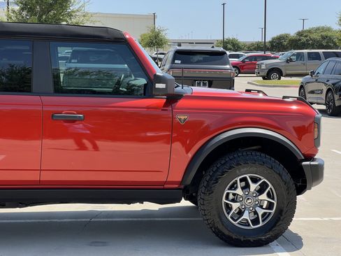 Used 2023 Ford Bronco Badlands AWD/4WD image 12