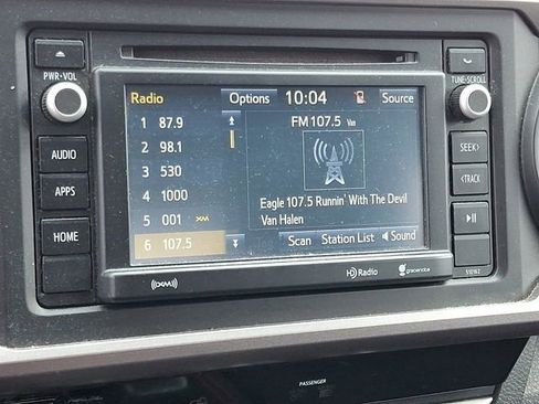 Used 2016 Toyota Tacoma SR5 w/ SR5 Appearance Package (SN) image 16