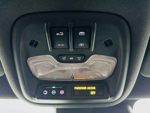 Used 2022 Chevrolet TrailBlazer RS w/ Sun and Liftgate Package FWD image 22