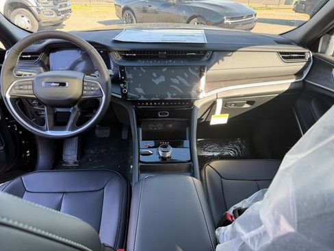New 2026 Jeep Grand Cherokee Limited w/ Limited Altitude Package AWD/4WD image 24